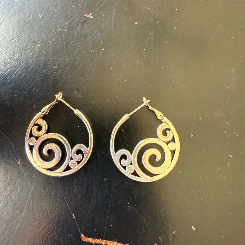 Elegant Gold Swirl Hoop Earrings